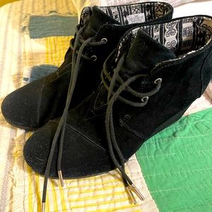 Tom’s Ankle booties